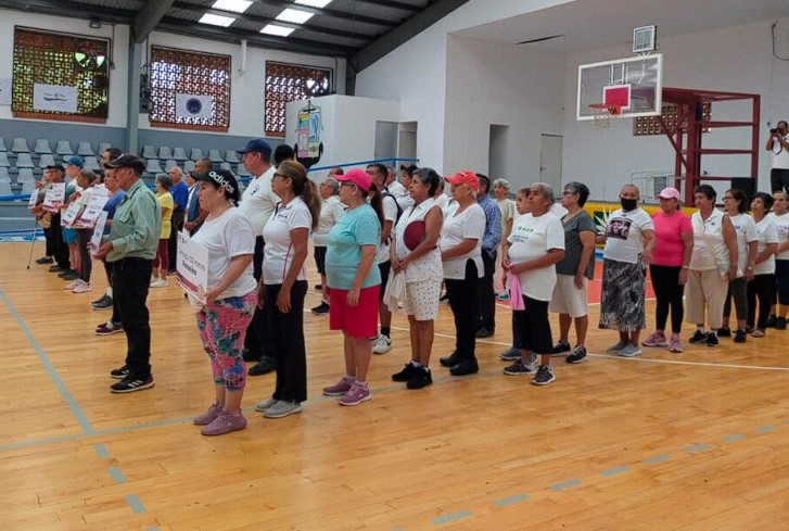 Foto tomada del inicio de la semana deportiva y cultural del adulto mayor